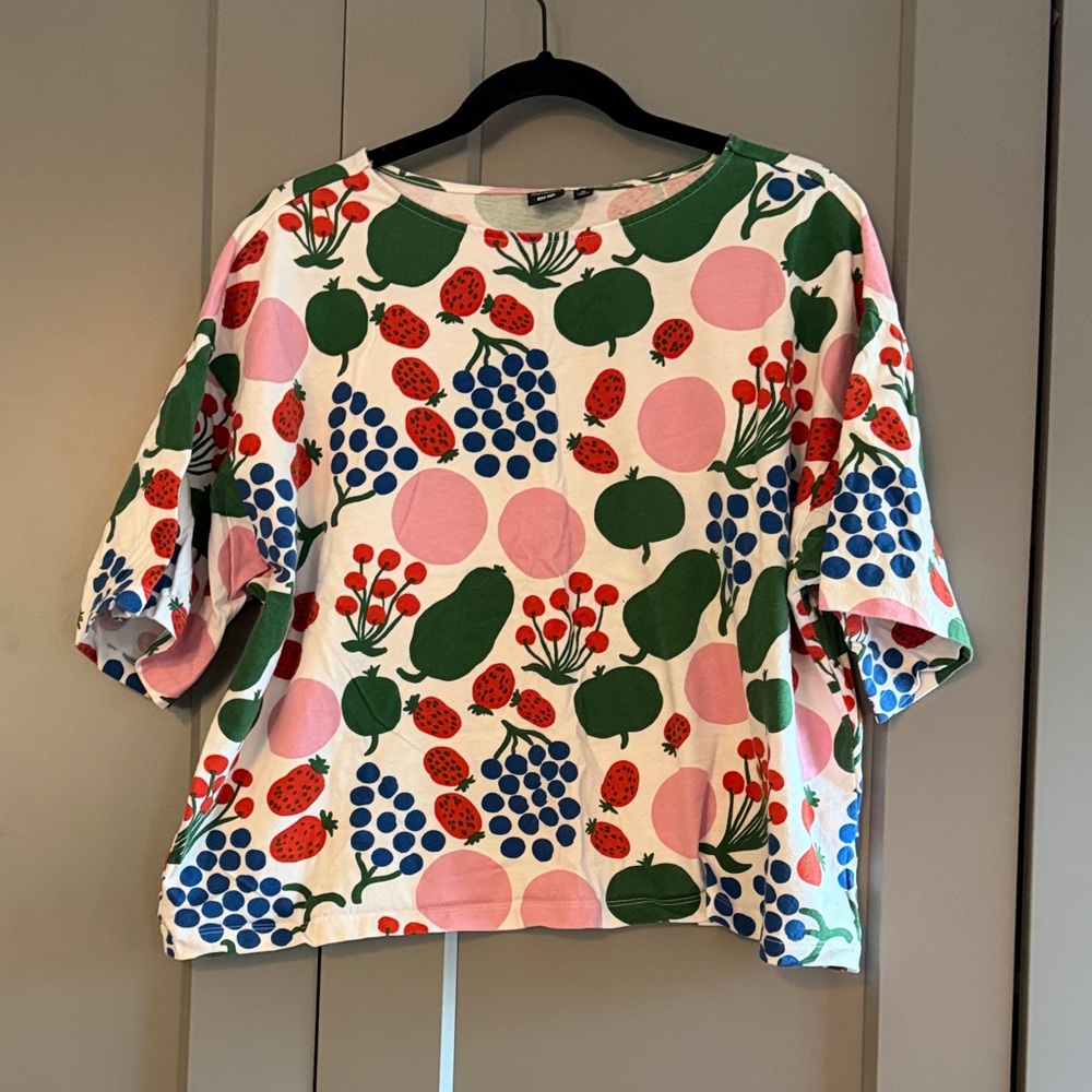 Marimekko x Uniqlo fruit tee